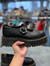 Load image into Gallery viewer, Dr Martens Boots Womens 6 8204
