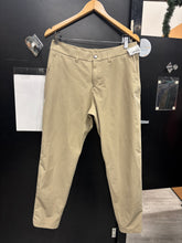 Load image into Gallery viewer, Lululemon Pants Size 32
