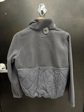 Load image into Gallery viewer, Vuori Outerwear Size Extra Small

