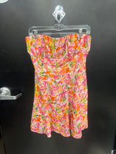 Load image into Gallery viewer, Princess Polly Dress Size Medium 318
