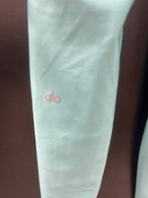 Load image into Gallery viewer, Alo Athletic Pants Size Extra Small
