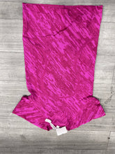 Load image into Gallery viewer, Lulu Lemon Athletic Top Size 4
