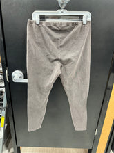 Load image into Gallery viewer, Skims Athletic Pants Size 3XL

