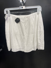 Load image into Gallery viewer, Abercrombie &amp; Fitch Short Skirt Size Small
