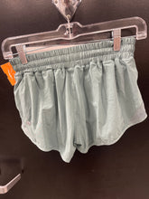 Load image into Gallery viewer, Lulu Lemon Athletic Shorts Size 3/4 0794
