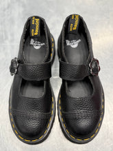 Load image into Gallery viewer, Dr Martens Boots Womens 6 8204
