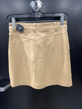 Load image into Gallery viewer, Zara Short Skirt Size Extra Small 665
