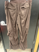 Load image into Gallery viewer, Lulu Lemon Athletic Pants Size Extra Large
