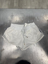 Load image into Gallery viewer, Lululemon Athletic Shorts Size Medium 882
