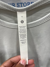 Load image into Gallery viewer, Lulu Lemon Athletic Top Size Large
