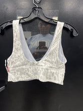 Load image into Gallery viewer, Lulu Lemon Sports Bra Size Small
