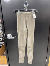 Load image into Gallery viewer, Alo Athletic Pants Size Extra Small
