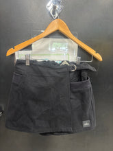 Load image into Gallery viewer, Alo Athletic Shorts Size Extra Small
