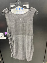 Load image into Gallery viewer, Lulu Lemon Athletic Top Size Large 5757
