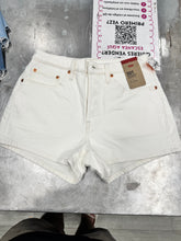 Load image into Gallery viewer, Levi Shorts Size 5/6 9363
