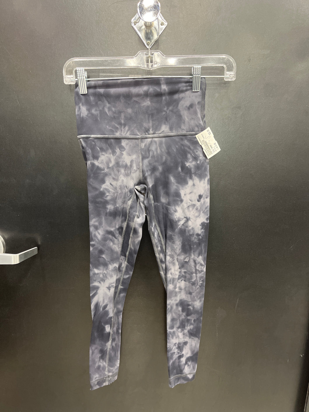 Lulu Lemon Athletic Pants Size 2 (26) 807