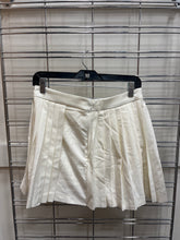 Load image into Gallery viewer, NWT Abercrombie &amp; Fitch Short Skirt Size Medium
