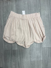 Load image into Gallery viewer, Free People Shorts Size Medium 895
