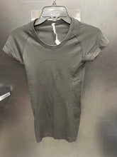Load image into Gallery viewer, Lulu Lemon Athletic Top Size 2 094
