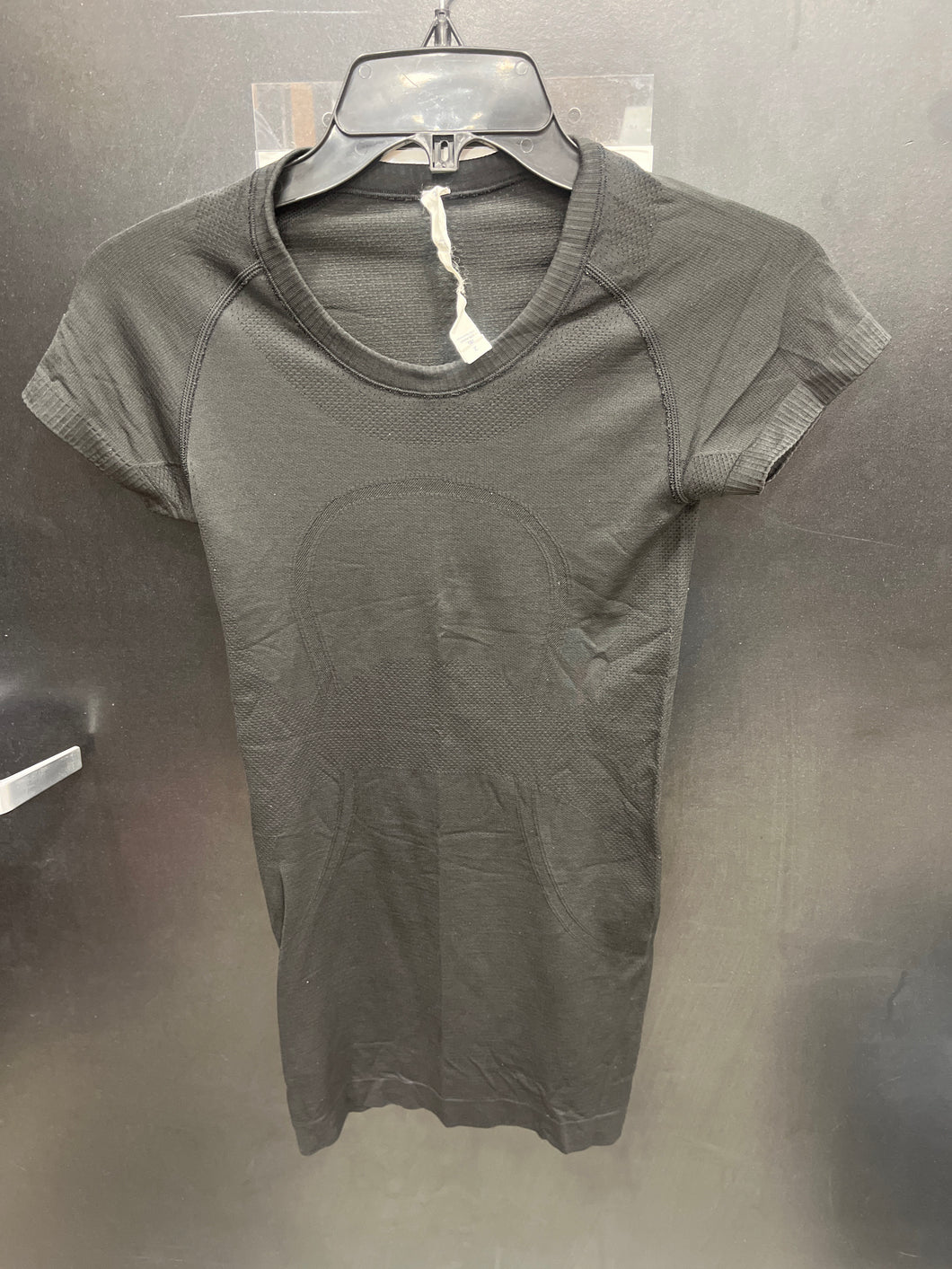 Lulu Lemon Athletic Top Size 2 094