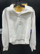 Load image into Gallery viewer, Abercrombie &amp; Fitch Sweater Size Small 653
