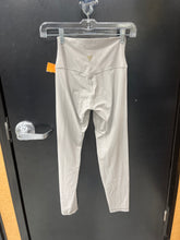 Load image into Gallery viewer, Aritzia Athletic Pants Size Small
