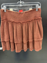 Load image into Gallery viewer, Anthropologie Short Skirt Size Large 577
