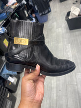 Load image into Gallery viewer, Tory Burch Boots Womens 7.5
