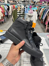 Load image into Gallery viewer, giuseppe zanotti Mens Athletic Shoes Mens 7 40

