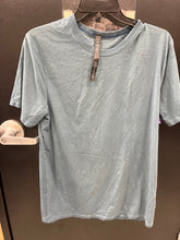 Load image into Gallery viewer, Lululemon T-shirt Size Medium 481
