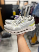 Load image into Gallery viewer, Mens Athletic Shoes Mens 10.5
