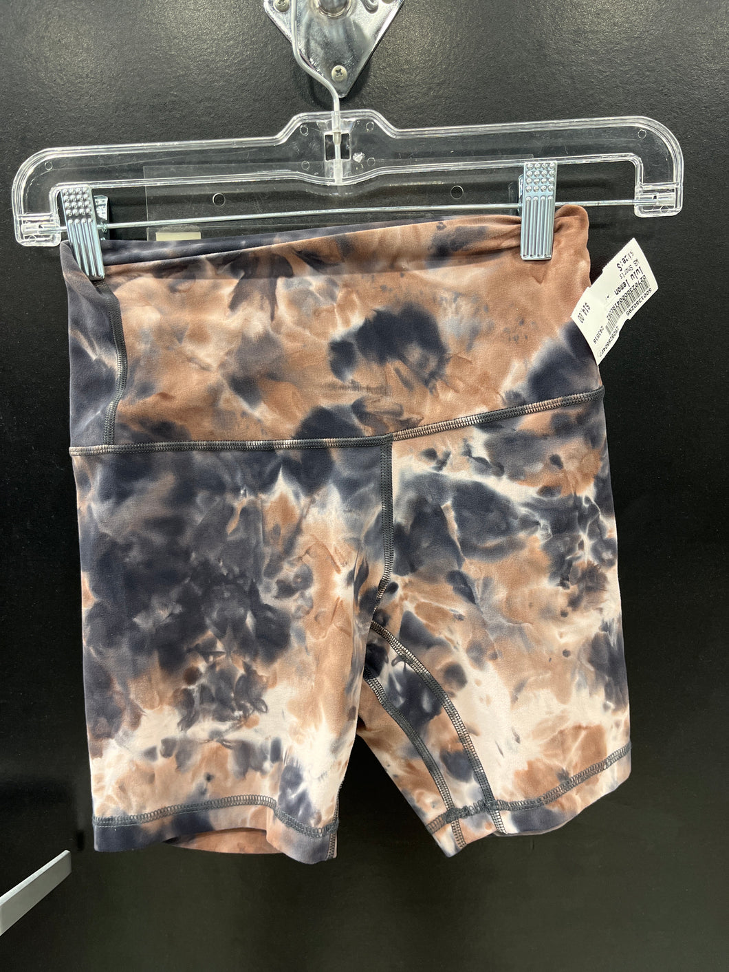 Lulu Lemon Shorts Size Small 295