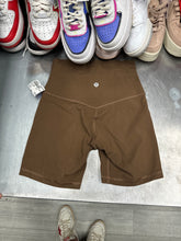 Load image into Gallery viewer, Lulu Lemon Athletic Shorts Size Small 6791
