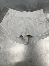 Load image into Gallery viewer, Lulu Lemon Athletic Shorts Size 7/8 0021
