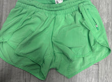 Load image into Gallery viewer, Lululemon Athletic Shorts Size 9/10
