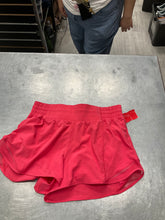 Load image into Gallery viewer, Lulu Lemon Athletic Shorts Size 6 9951

