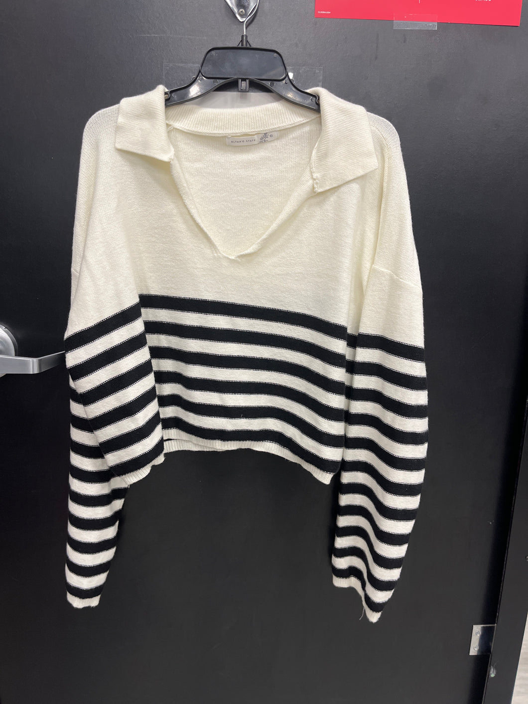 Altar'd State Sweater Size Extra Large