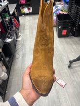 Load image into Gallery viewer, Golden Goose Boots 38
