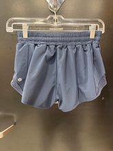 Load image into Gallery viewer, Lulu Lemon Athletic Shorts Size 3/4 3993
