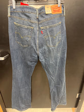 Load image into Gallery viewer, Levi Pants Size 15/16 (34)

