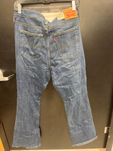 Load image into Gallery viewer, Levi Pants Size 15/16 (34) 590
