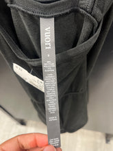 Load image into Gallery viewer, Vuori Dress Size Small
