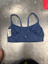Load image into Gallery viewer, Lulu Lemon Sports Bra Size 6
