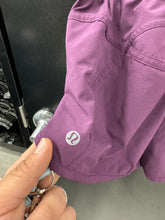 Load image into Gallery viewer, Lulu Lemon Athletic Shorts Size 4 4949
