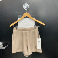 Load image into Gallery viewer, NWT Alo Shorts Extra Extra Small 6021
