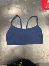 Load image into Gallery viewer, Lulu Lemon Sports Bra Size 6
