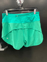 Load image into Gallery viewer, Lulu Lemon Athletic Shorts Size 7/8
