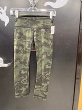 Load image into Gallery viewer, Lulu Lemon Athletic Pants Size 3/4 986
