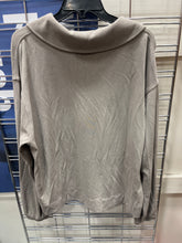 Load image into Gallery viewer, Lululemon Athletic Top Size Medium 850
