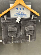 Load image into Gallery viewer, With Jean Size: M
